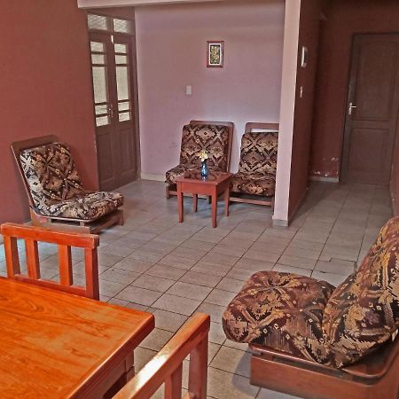コチャバンバ Casa Discreta Bed & Breakfast エクステリア 写真