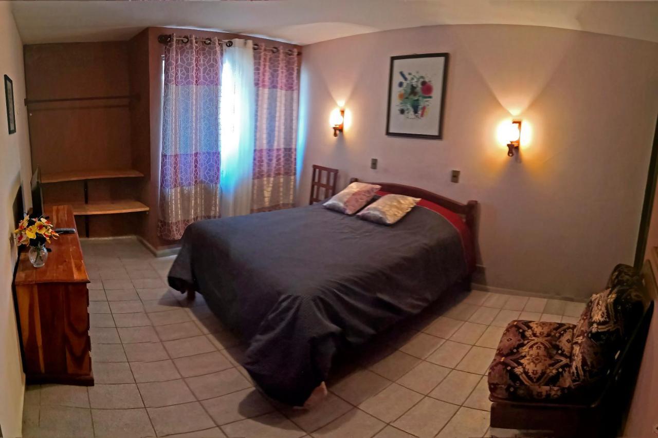 コチャバンバ Casa Discreta Bed & Breakfast エクステリア 写真