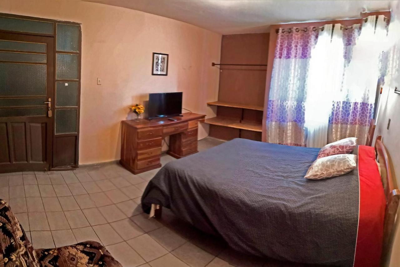 コチャバンバ Casa Discreta Bed & Breakfast エクステリア 写真