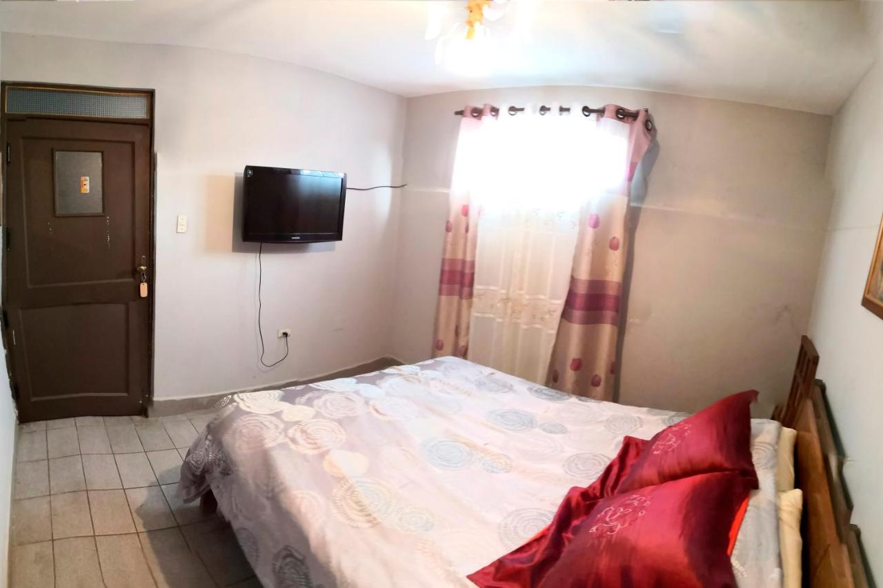 コチャバンバ Casa Discreta Bed & Breakfast エクステリア 写真
